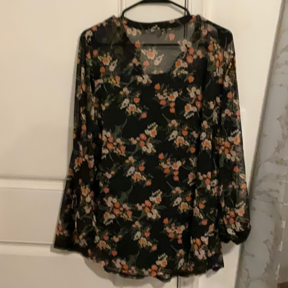Flower blouse - Picture 2 of 2